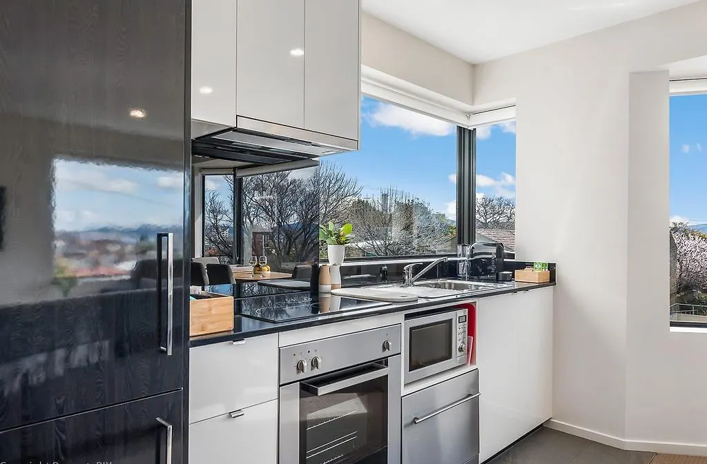 **** Aparthotel 110 Hampden Apartments Hobart Australia